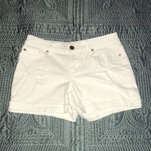 Time and True white stretchy shorts